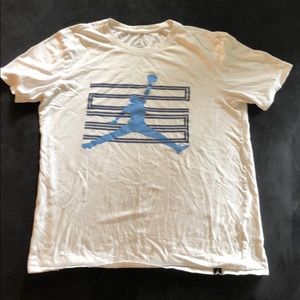 Youth boys M Jordan T-shirt.